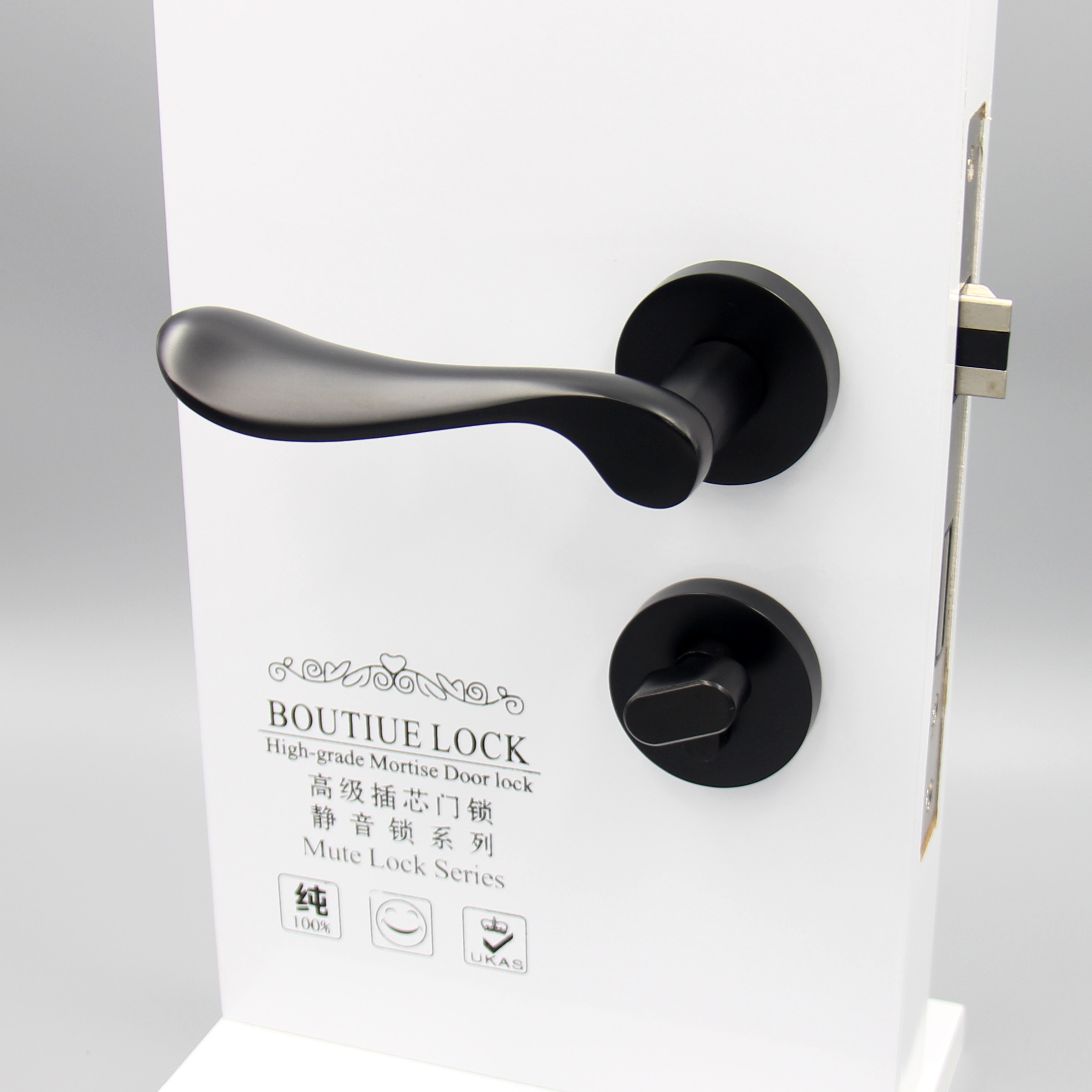 mattblackdoorhandle-5