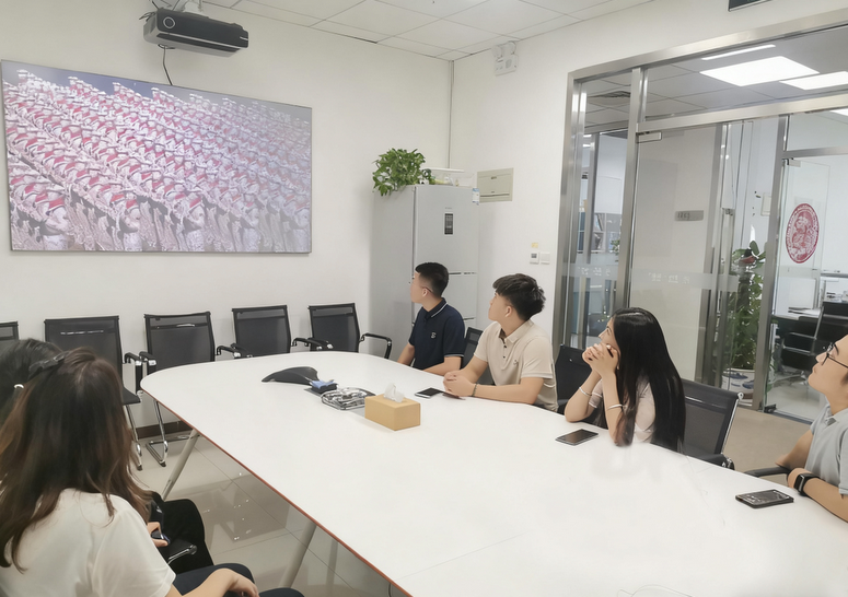 公司党支部9月3日组织观看抗战胜利80周年阅兵直播！