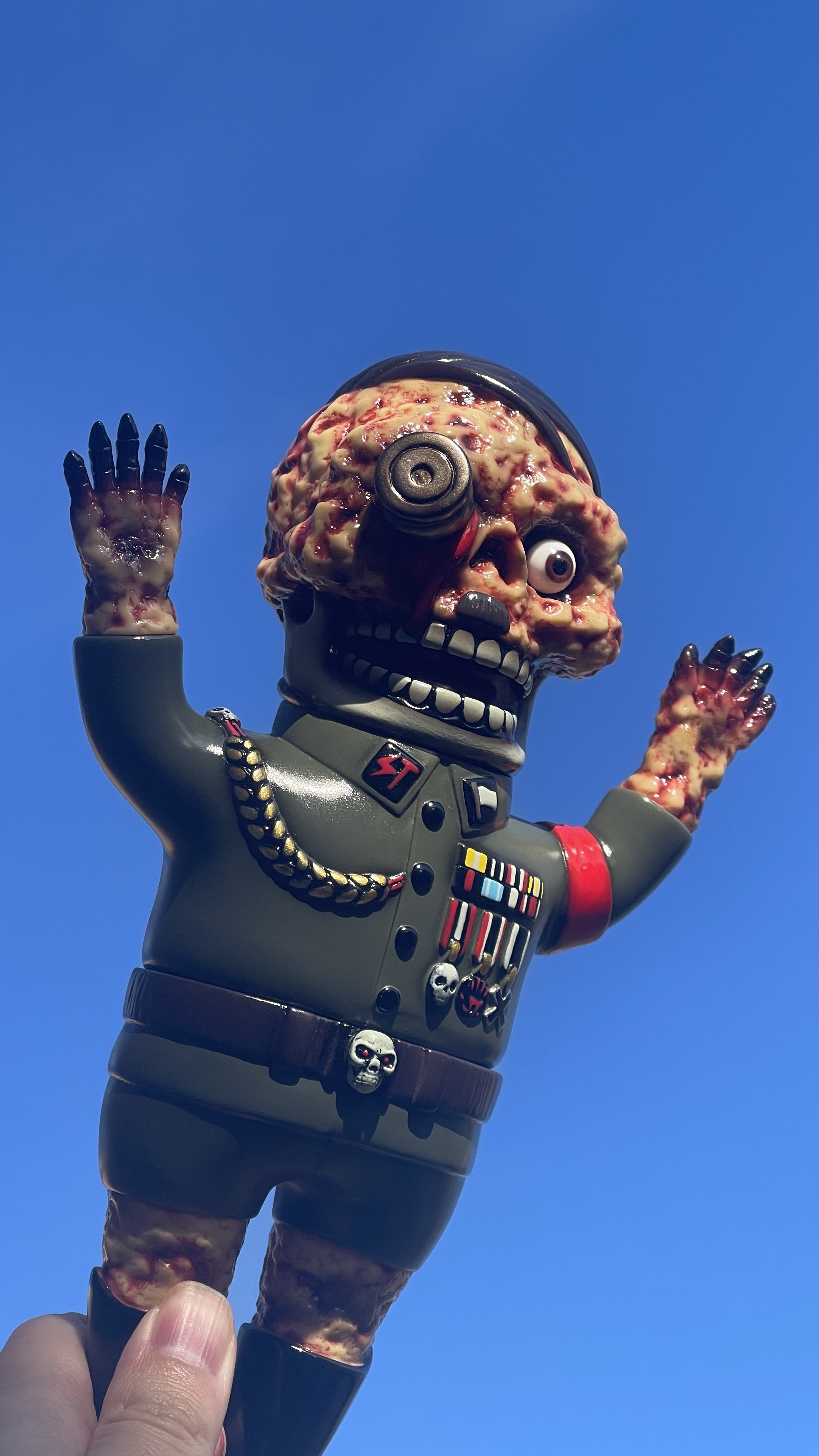 SurrenderToys Full-sized CommanderX