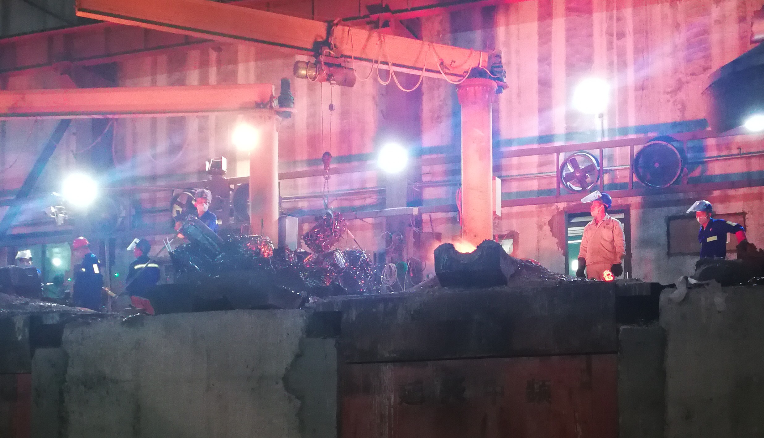 Witness casting production on night shift