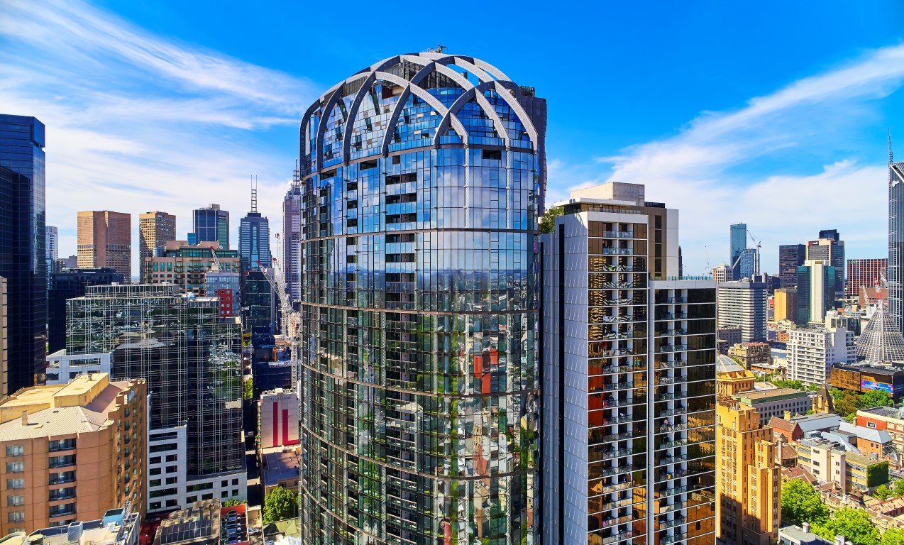 Alum Cladded Steel Crown, Glass Fin