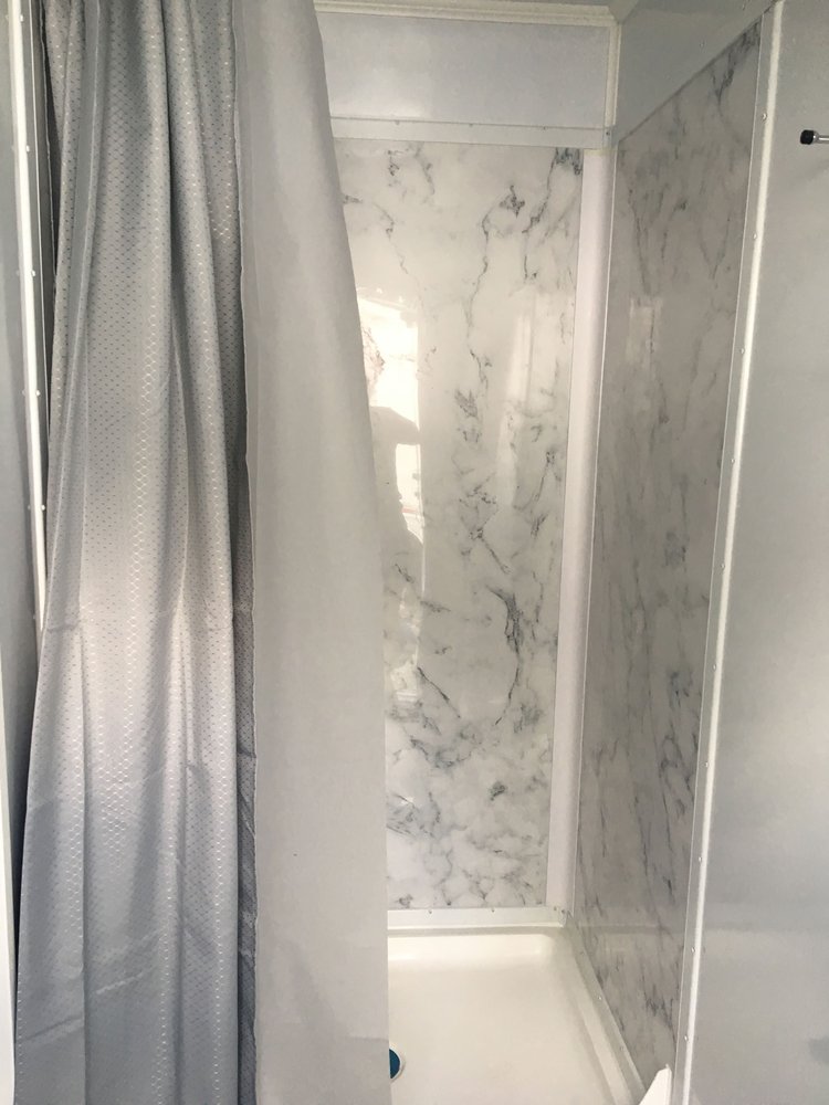 2-stall-shower-trailer-3_web