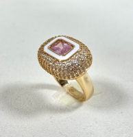 鸽子蛋戒指侧面