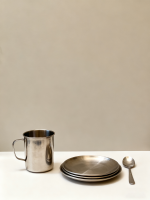 在背景中融入不锈钢产品