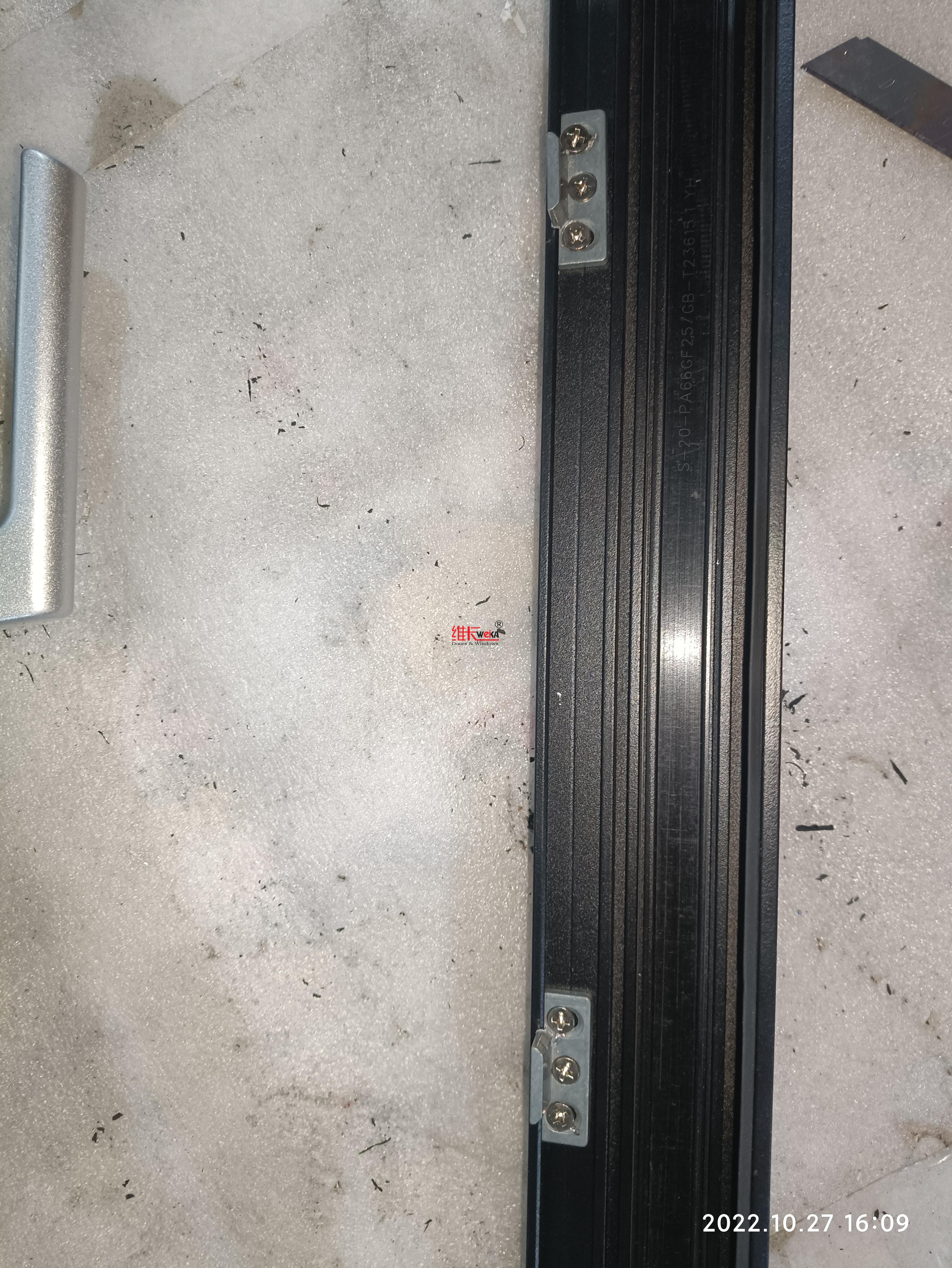 断桥铝磨砂玻璃上悬9