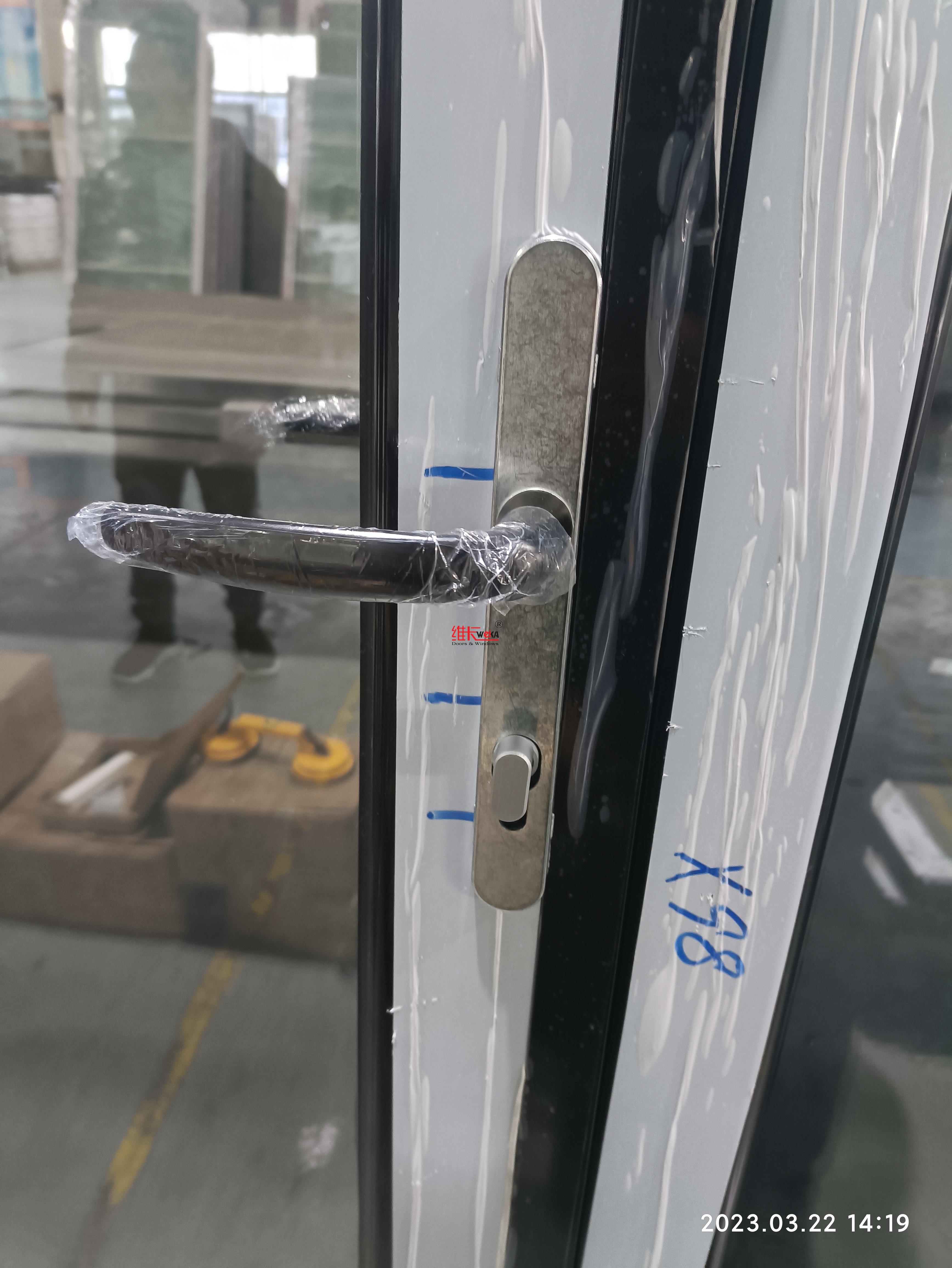 77断桥铝折叠平开门3