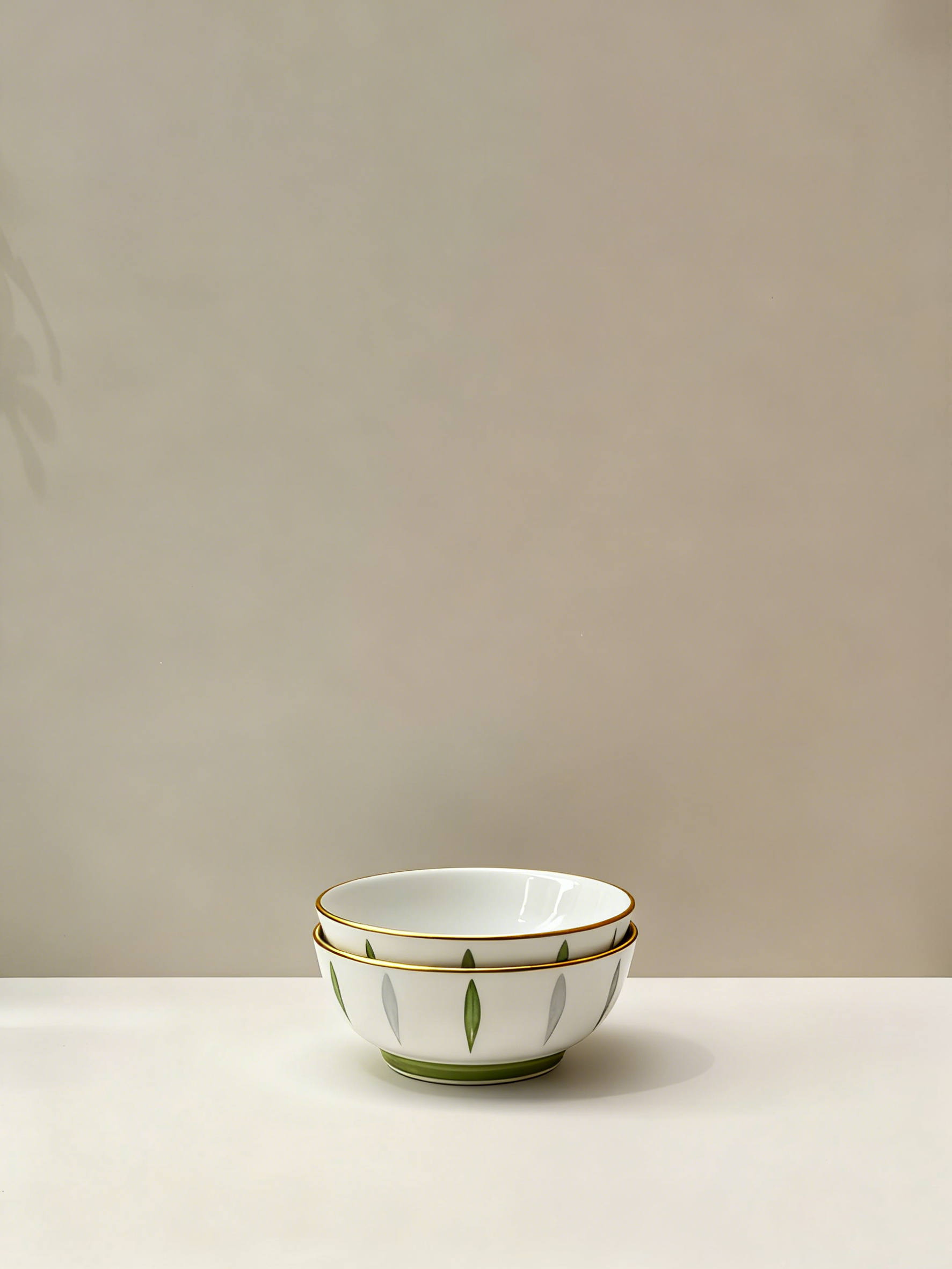 碗口镀金叶片贴花陶瓷碗