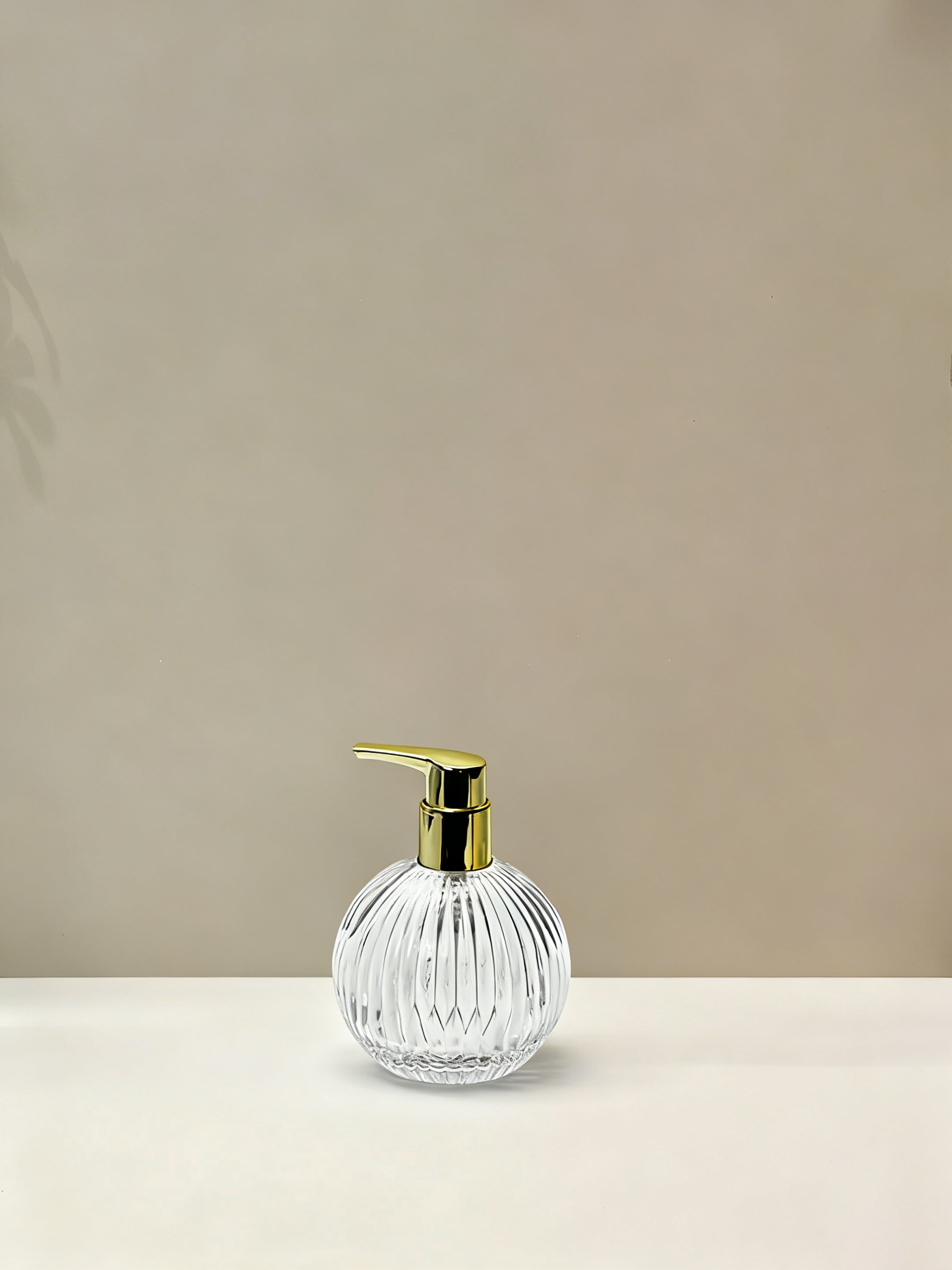 竖纹球形玻璃洗浴瓶