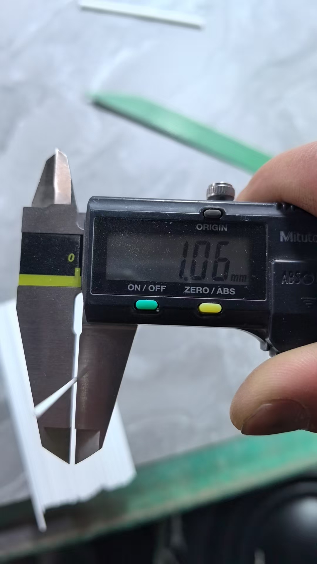 1mm尖端单孔和双孔氧化镁管-微信图片_20260227154021_746_908