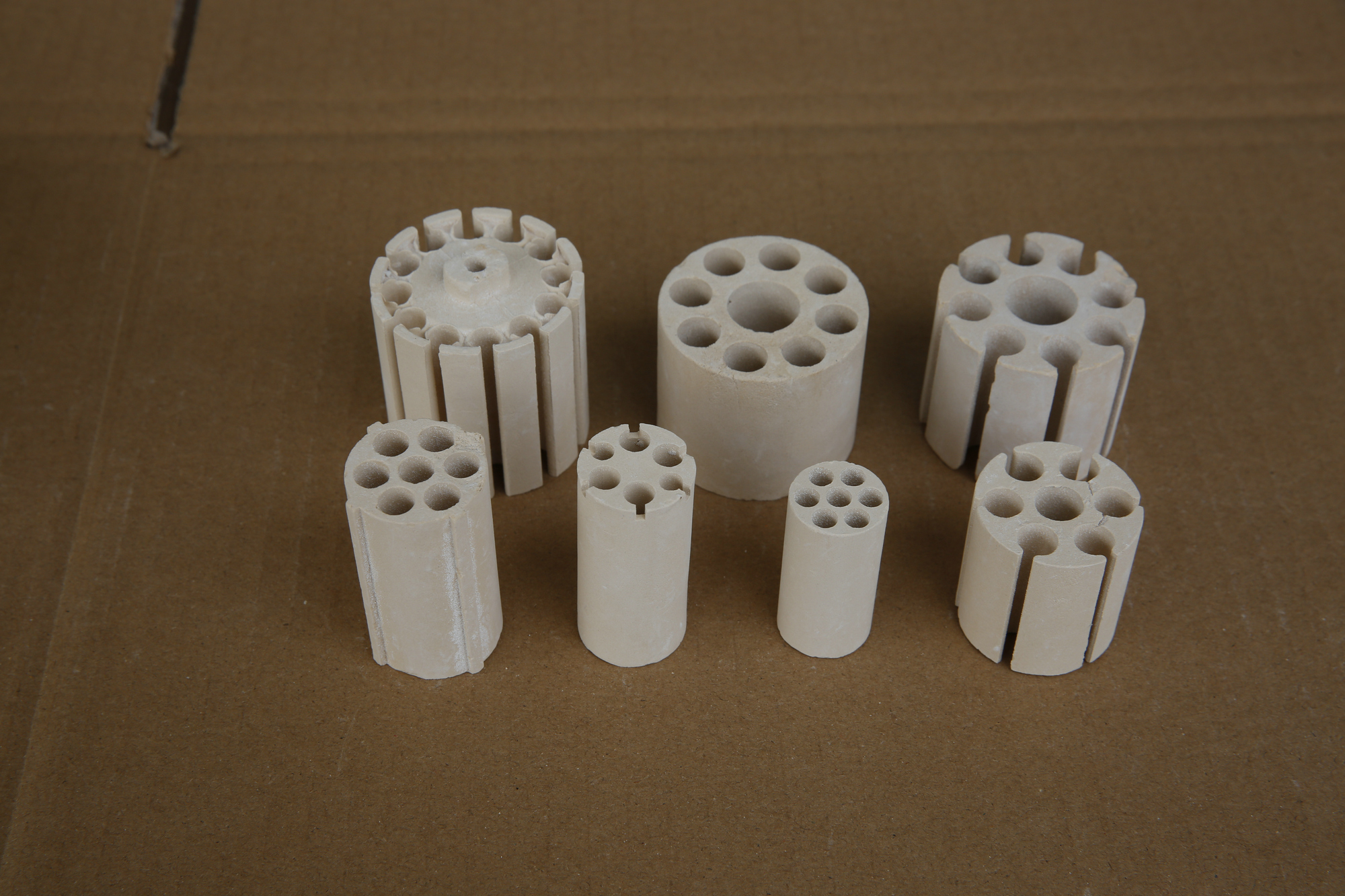 多孔氧化镁管-_63A6784