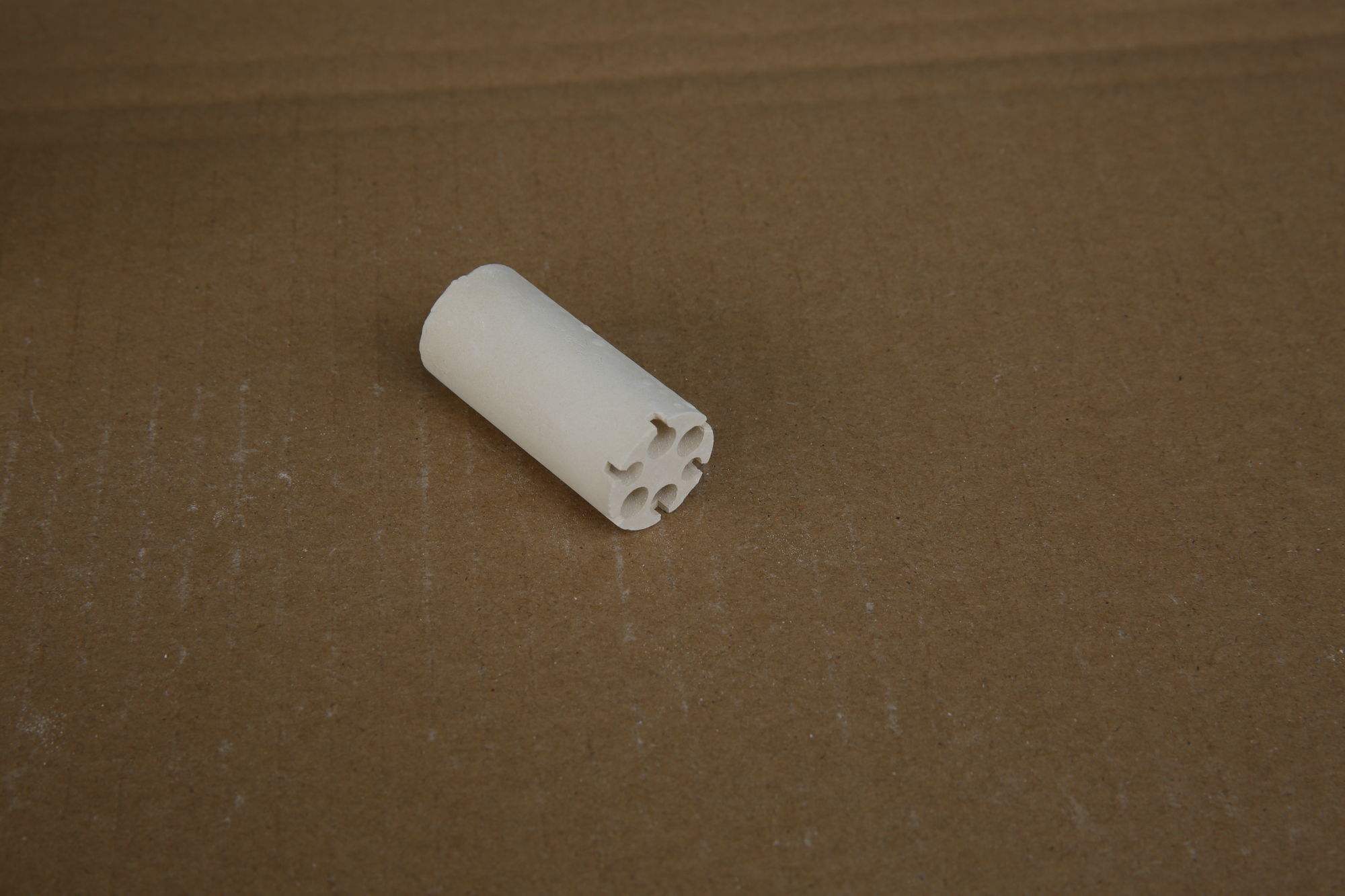 多孔氧化镁管-_63A6788