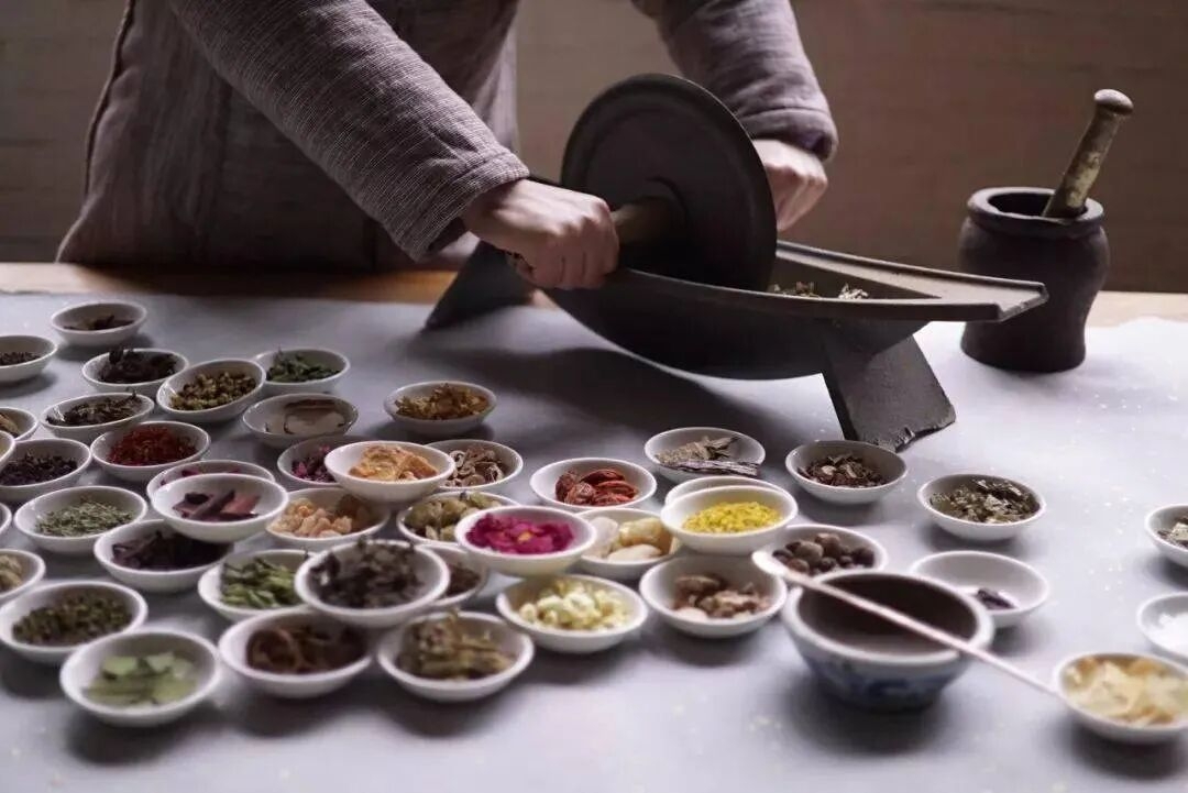 Traditional Song Dynasty incense recipes and TCM herbal ingredients - Aromamandala