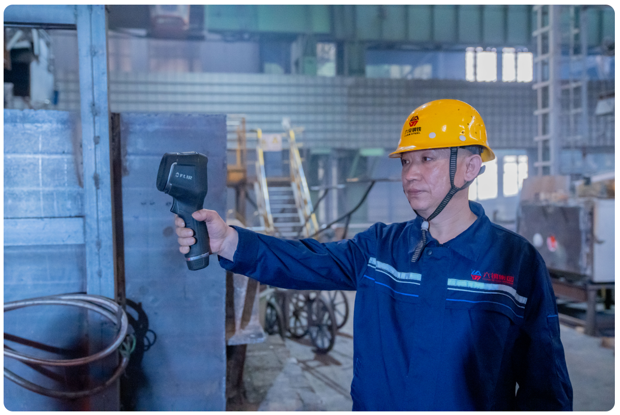 Inspirational Stories | Standing by the Forging Machine – Liu Chengxi ...