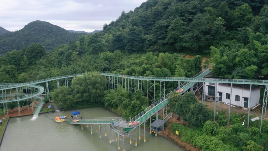 玻璃漂流水滑道 (2)