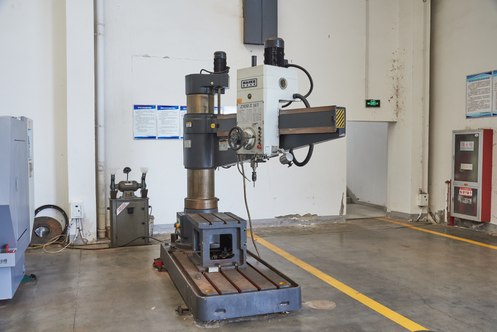 Radial drilling machine