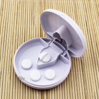 customCompactPillCutterDispenser