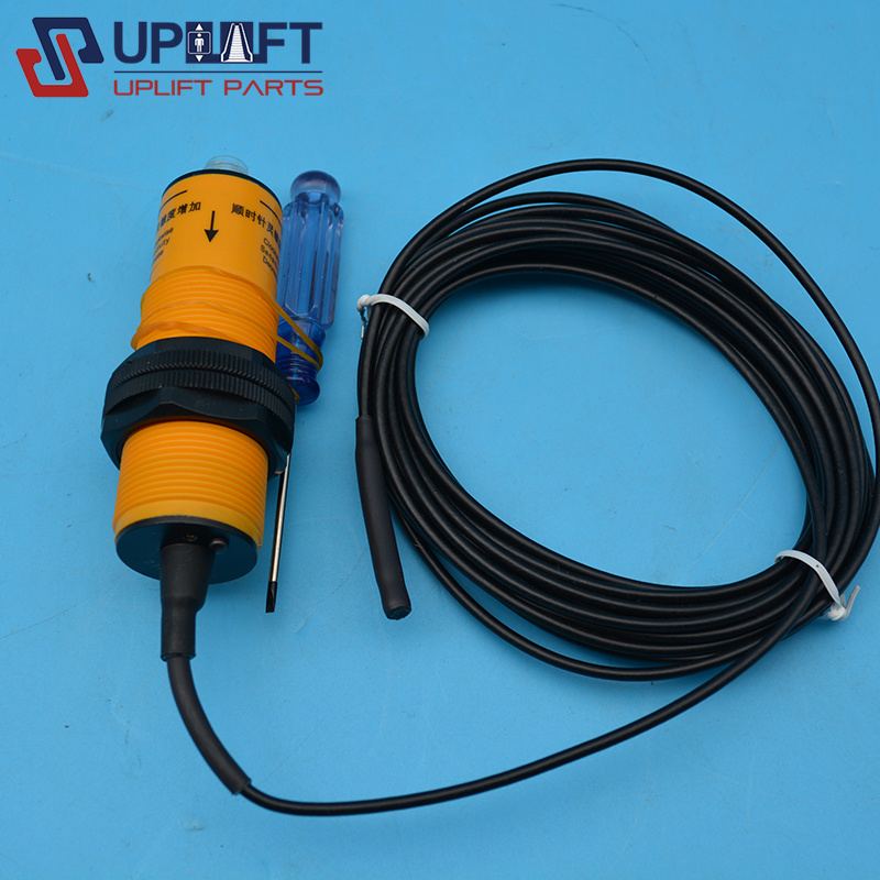 奥的斯扶梯压力传感器DAA177DE1-4