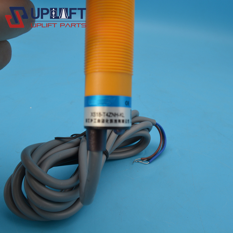 XS18-T4ZNH-KL红外线镜面反馈反射光电开关传感器感应300cm带反光板22元-2