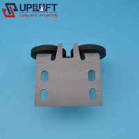 90226303三菱高速滚轮导靴200元-4