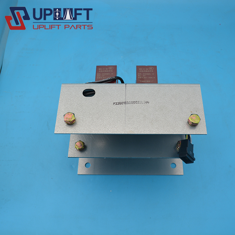 P226018B000G23L200三菱平层继电器整套带支架920元-4
