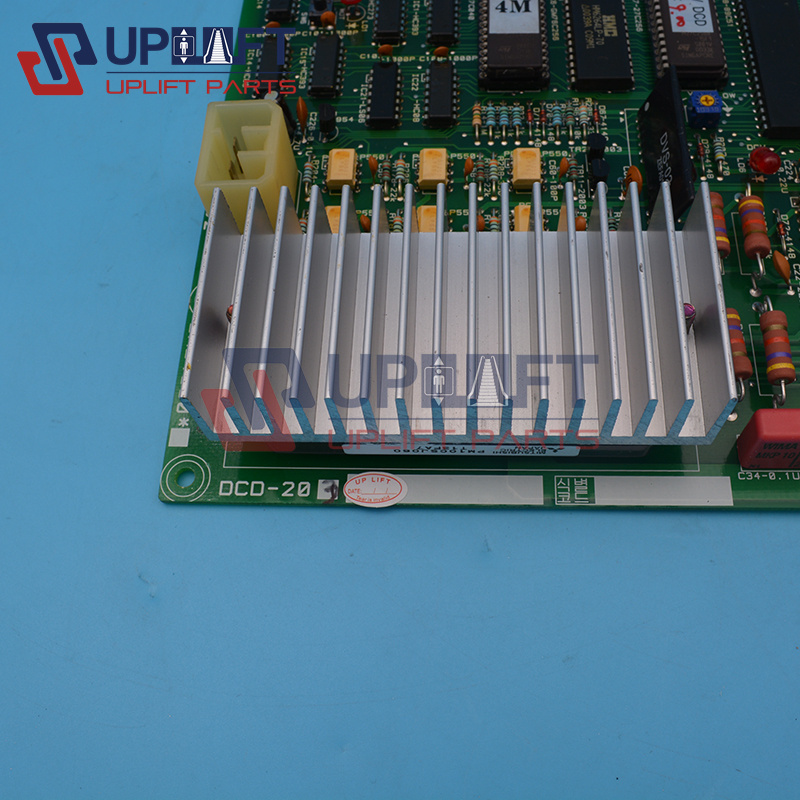 DCD-203JX002B658G01星玛电梯门机板1500元-1