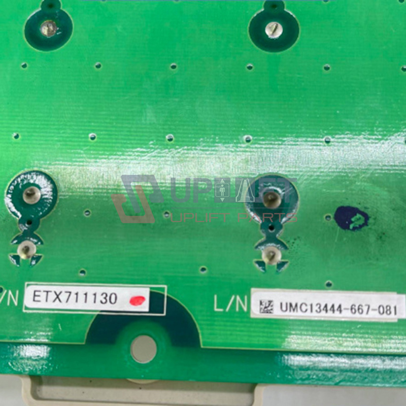 UP000584借安川L1000A变频器电容板ETX711131-4