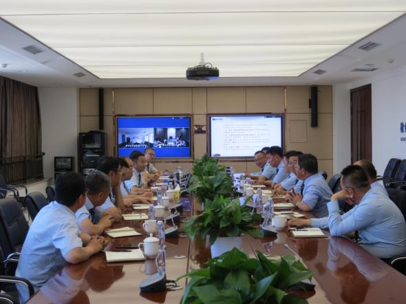 蒙西投资集团党委举行理论学习中心组（扩大）专题学习会