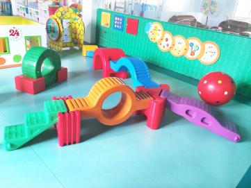 Highqualityrotationalmoldingtechnologykidsoutdoorplasticbalancetoy