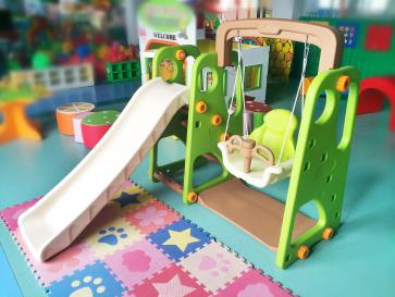 Brightcolormulti-functionkidsplasticsingleseatswingwithslideandbasketballhoop