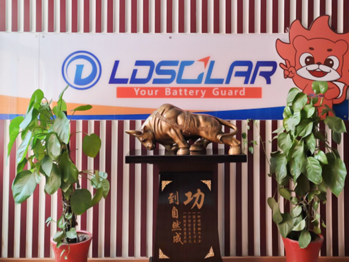 确立太阳能控制器战略方向，推出第四代STM32控制器Sky Dream系列，并成功研发100V MPPT控制器TD2210，技术领先行业