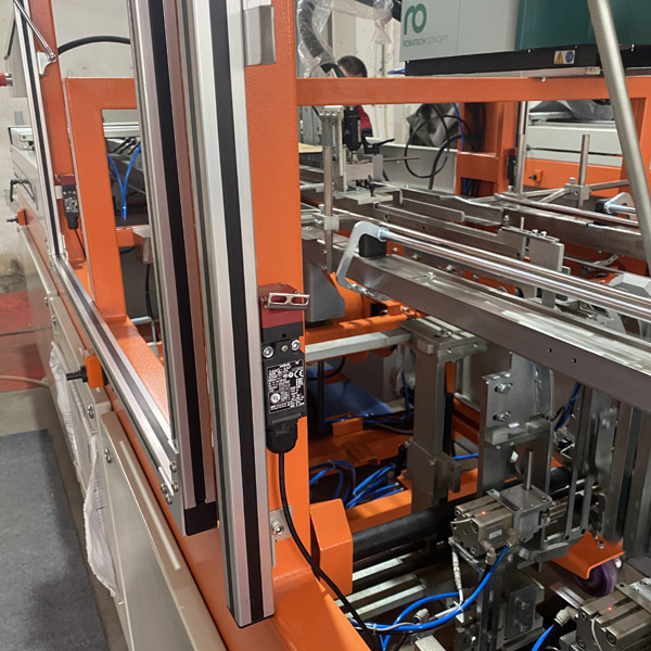 2.AutomaticFruitPlatformBoxMakingMachine