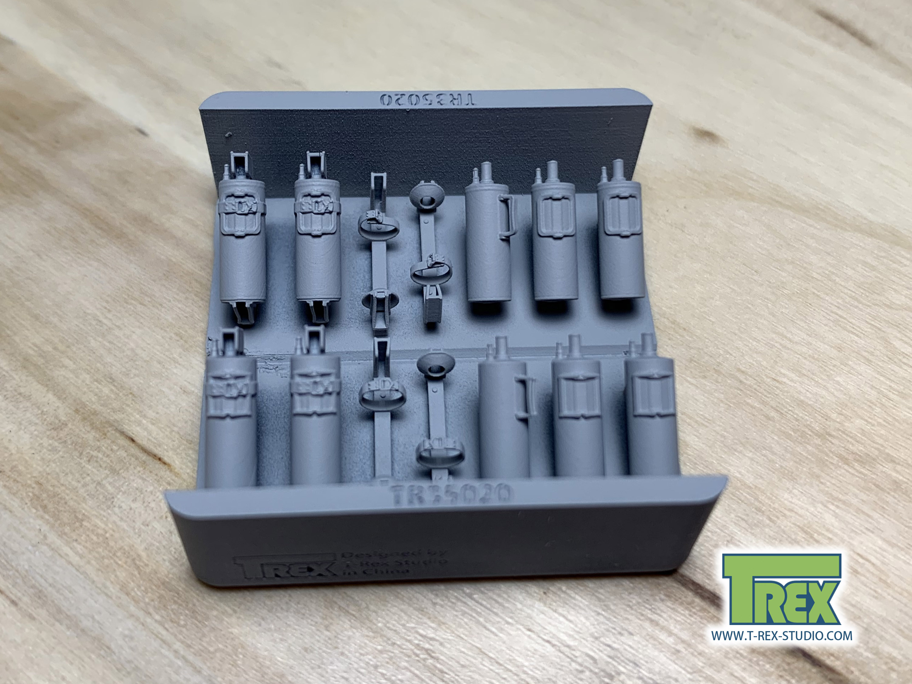 35020 1/35 Fire Extinguisher Late Version for WWII German Panzer-T