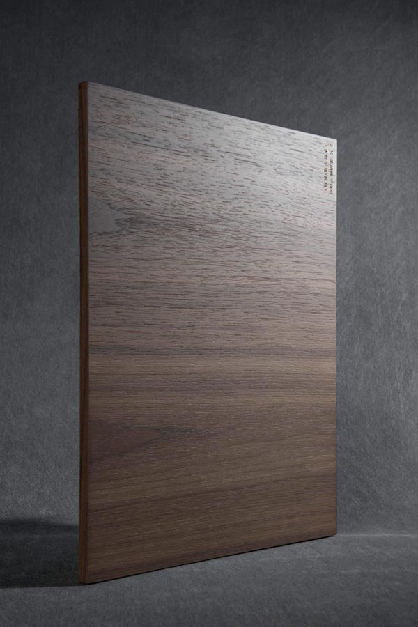 Walnut veneer color in crown grain 