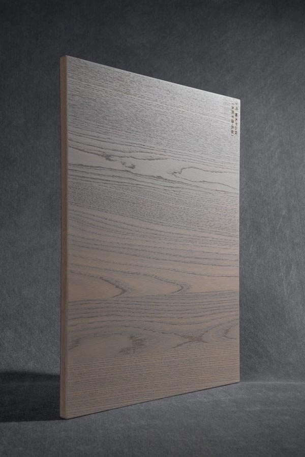 elm veneer color sample in crown grain