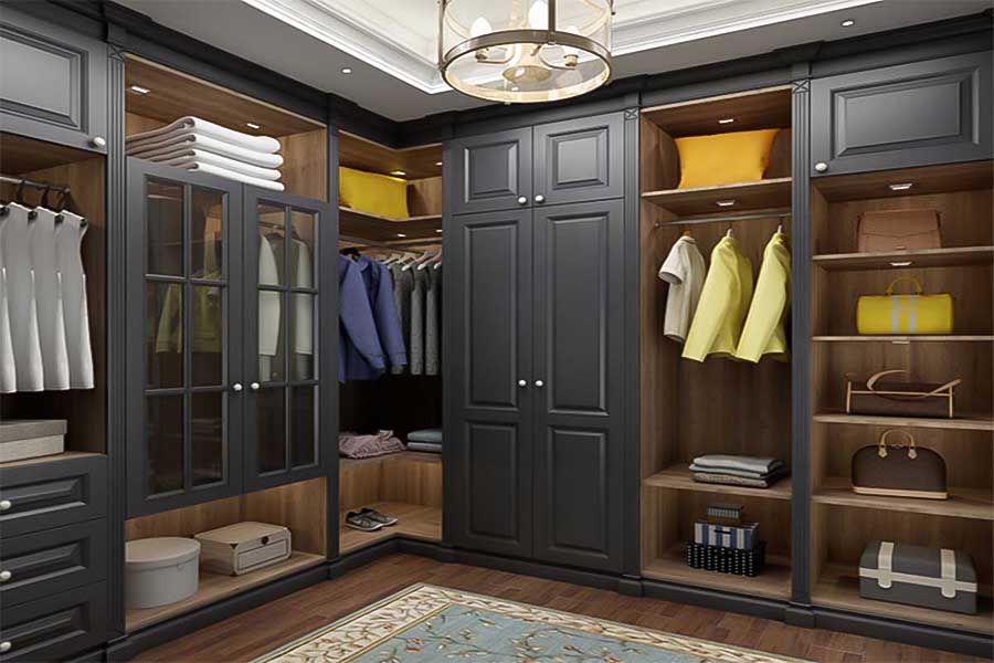 L-shaped walk-in closet