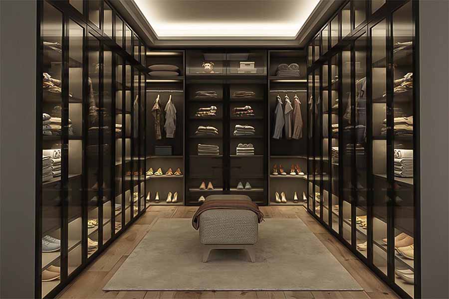 U-shaped walk-in closet