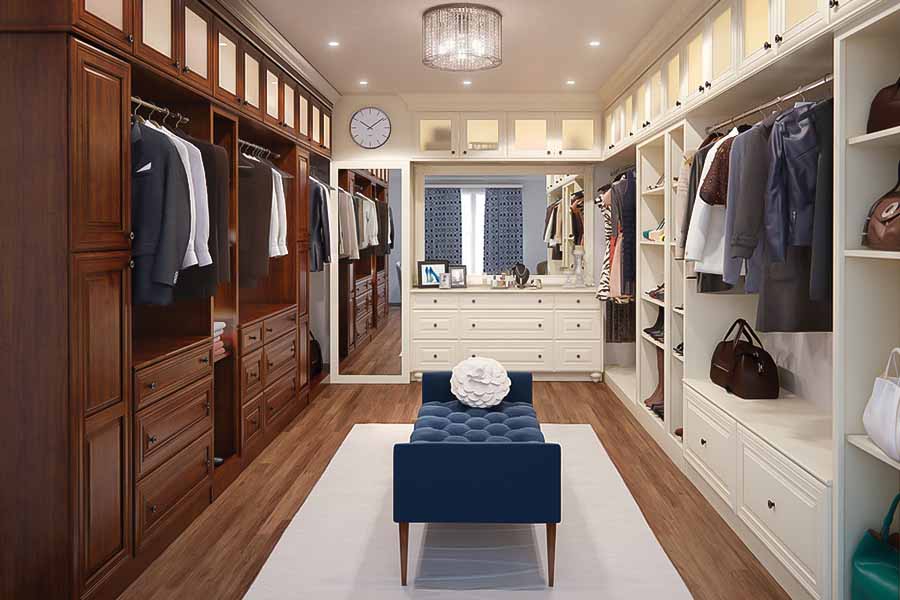 Traditional Walk-in Closet