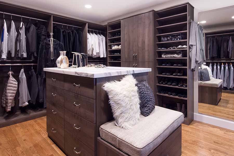 Melamine laminated finish for cabinets