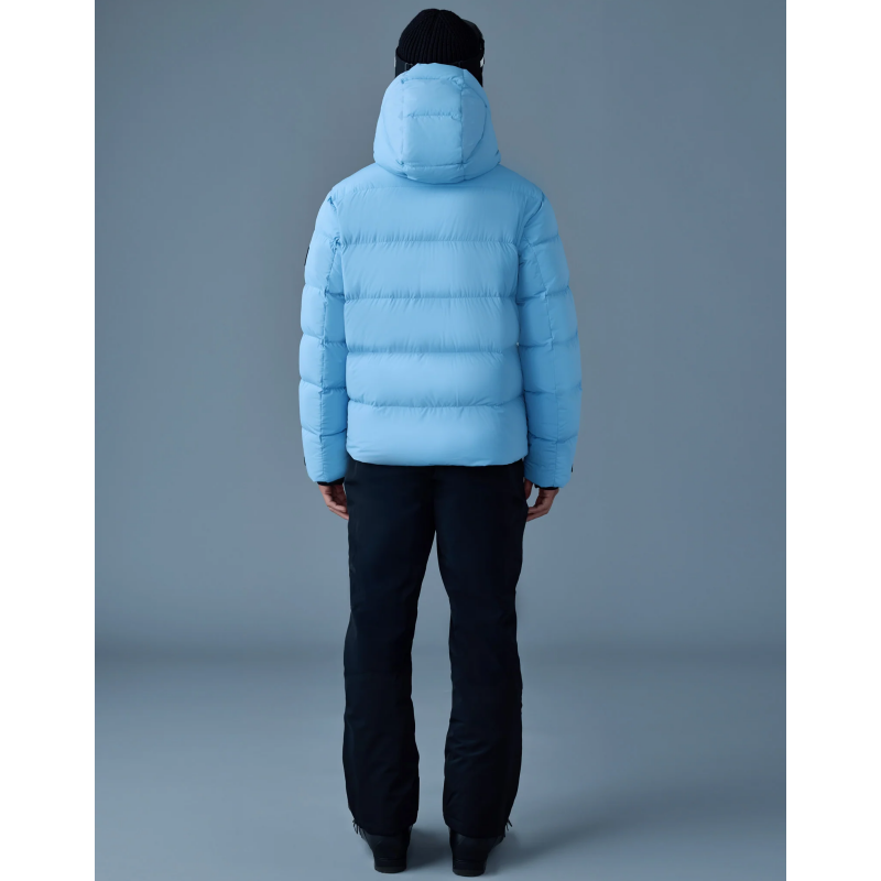 蓬松滑雪羽绒服