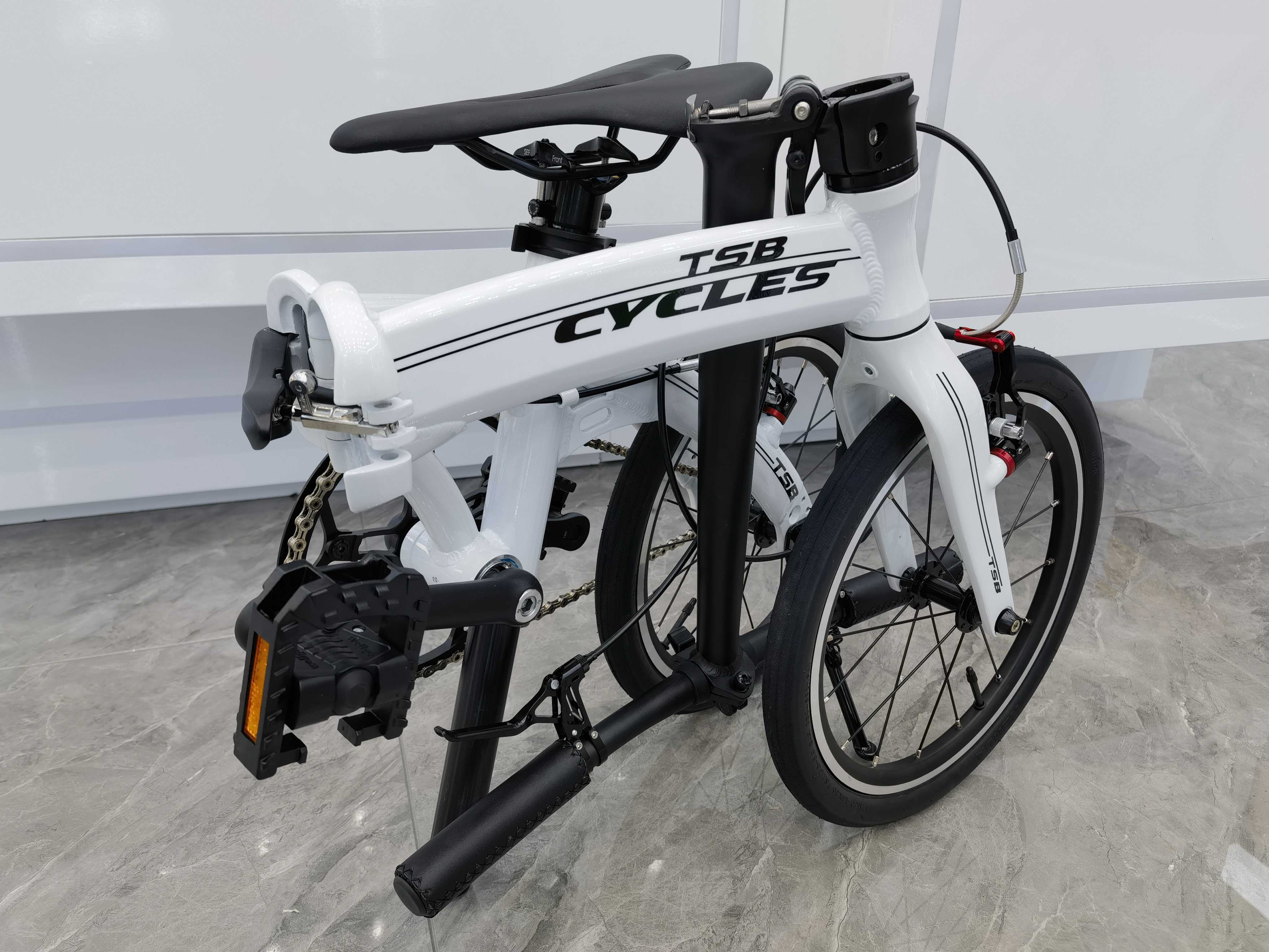 折叠自行车-55050fb92dd5151138786de06bbe63a