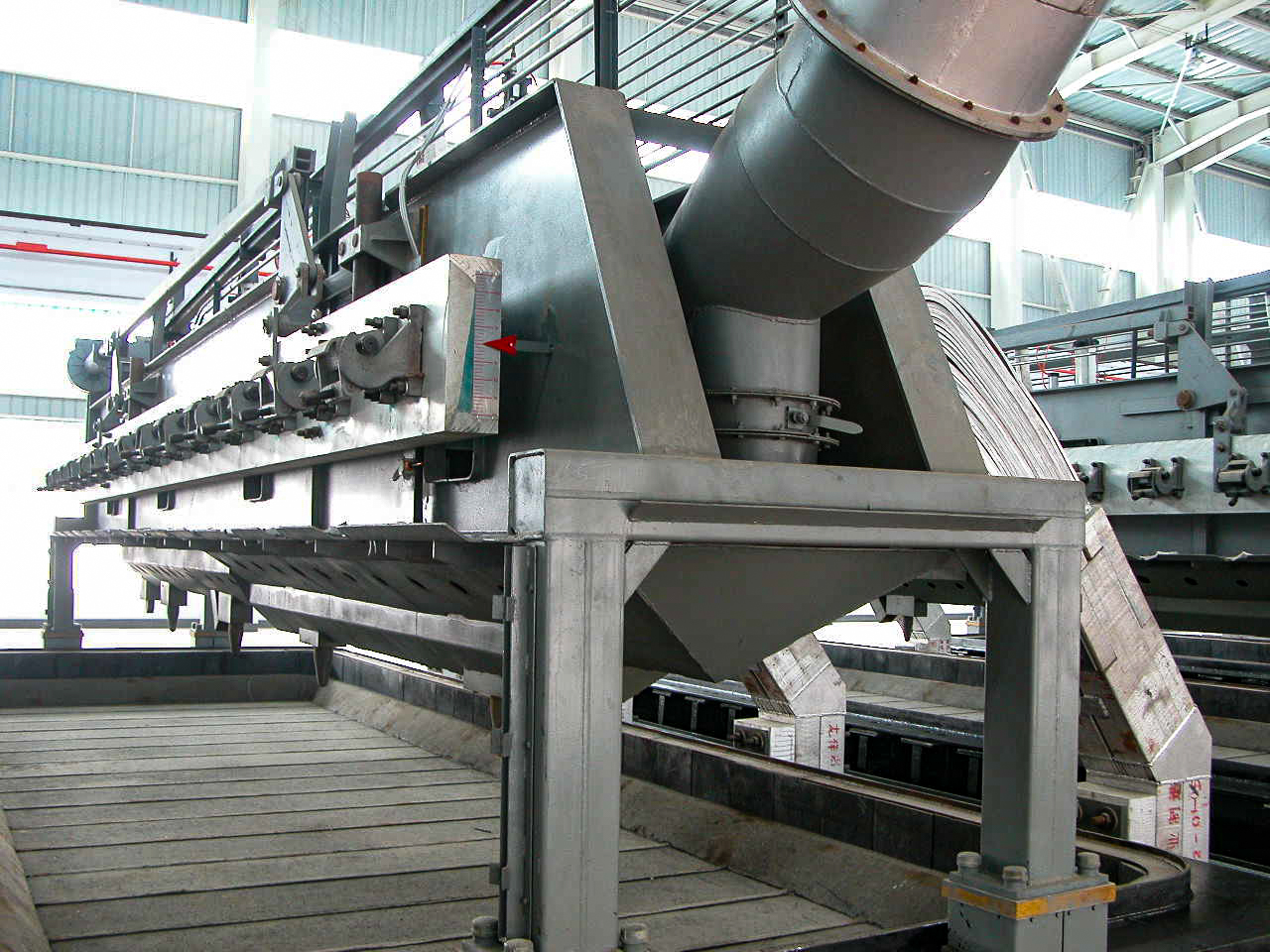 2上部结构与铝母线