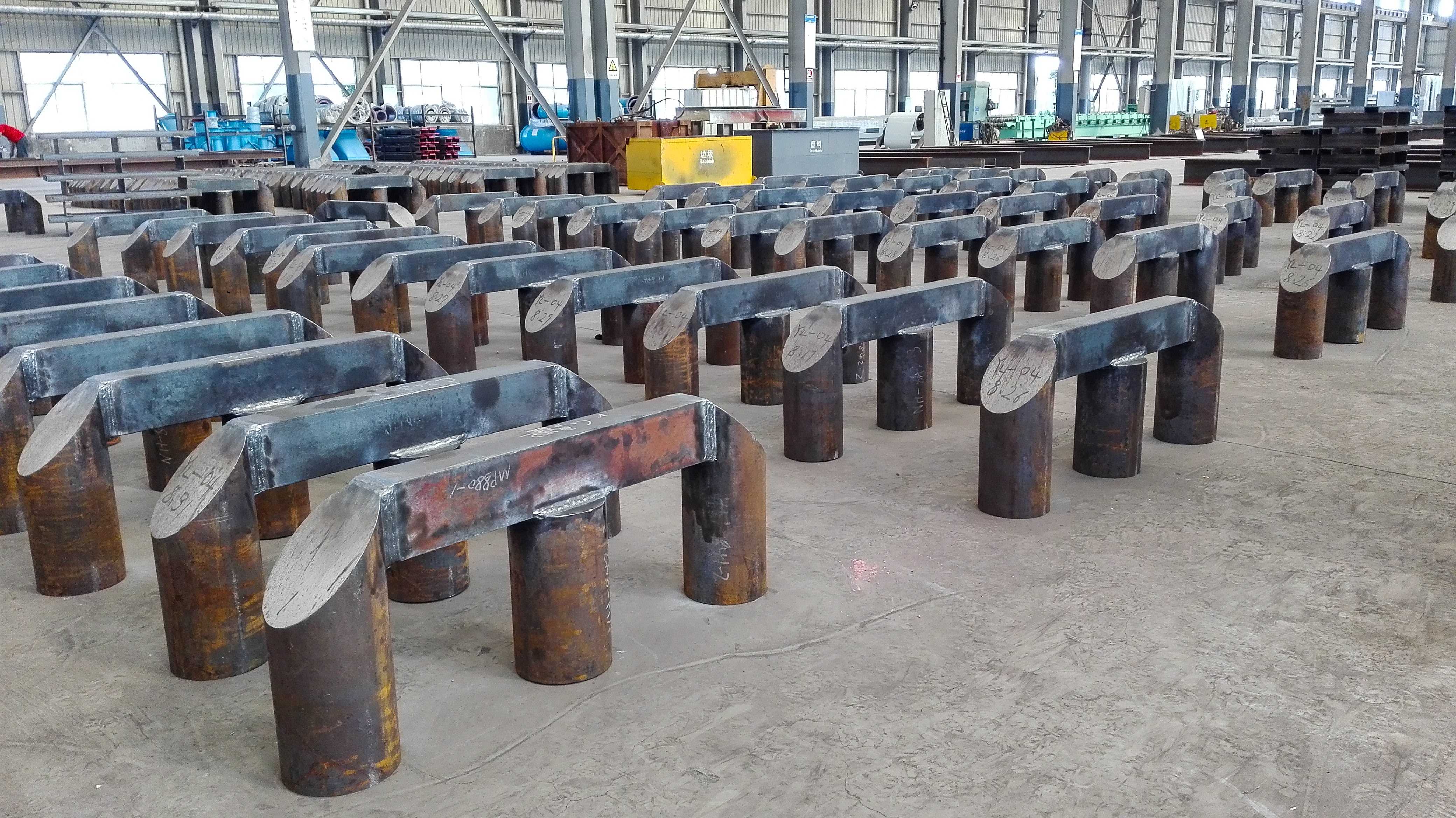 11焊接阳极钢爪