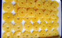 Canned-pineapple-in-syrup-slices