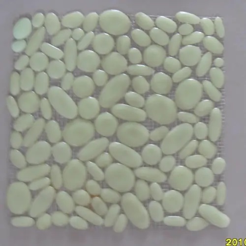 发光鹅卵石马赛克瓷砖夹-luminescent-pebble-mosaics-2
