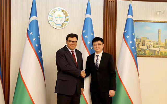 会见阿齐兹&middot;阿卜杜哈基莫夫副总理