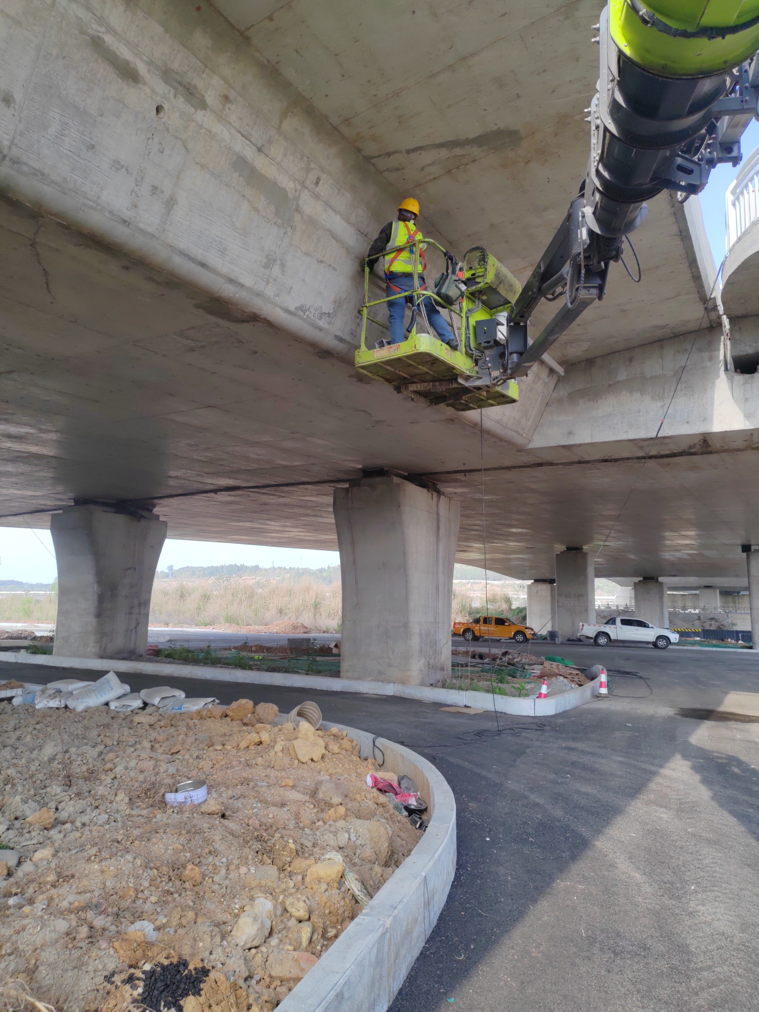 Electromagnetic interference and signal attenuation in architectural lighting