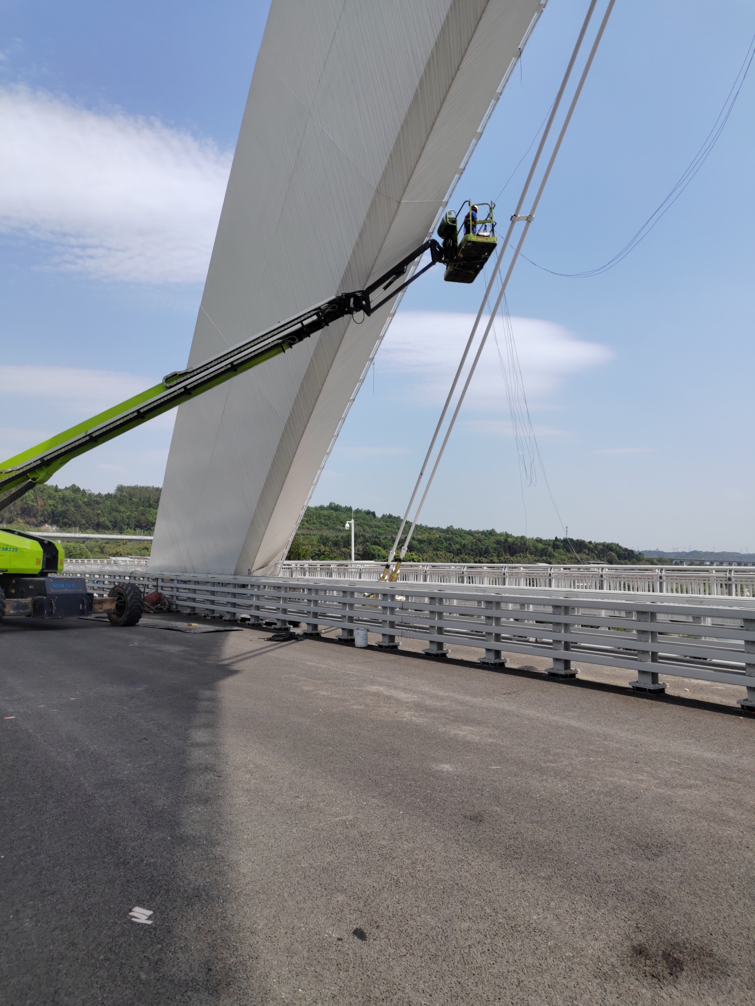 Challenges in bridge lighting DMX transmission over long spans