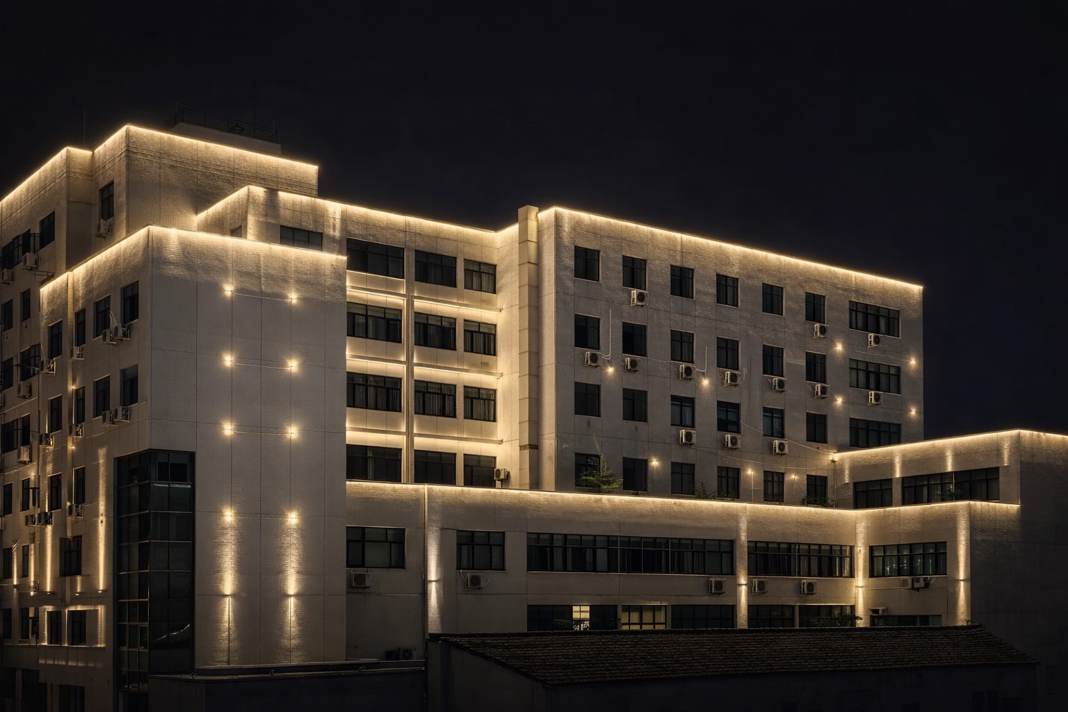 Glare-free public node illumination along the Xibin North Road waterfront