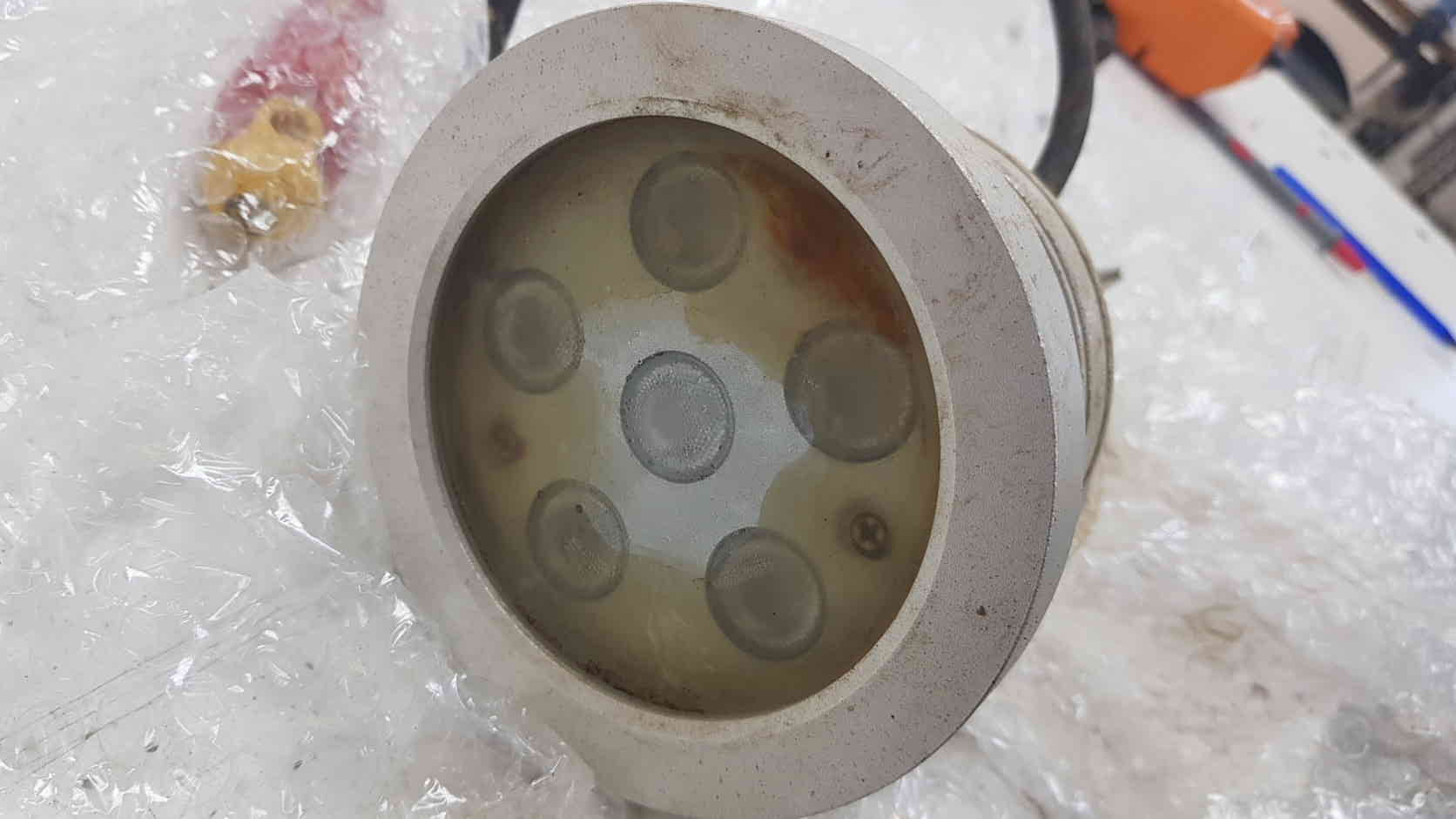 Inspection of silicone gaskets and sealing materials for long-term outdoor LED luminaire waterproofing