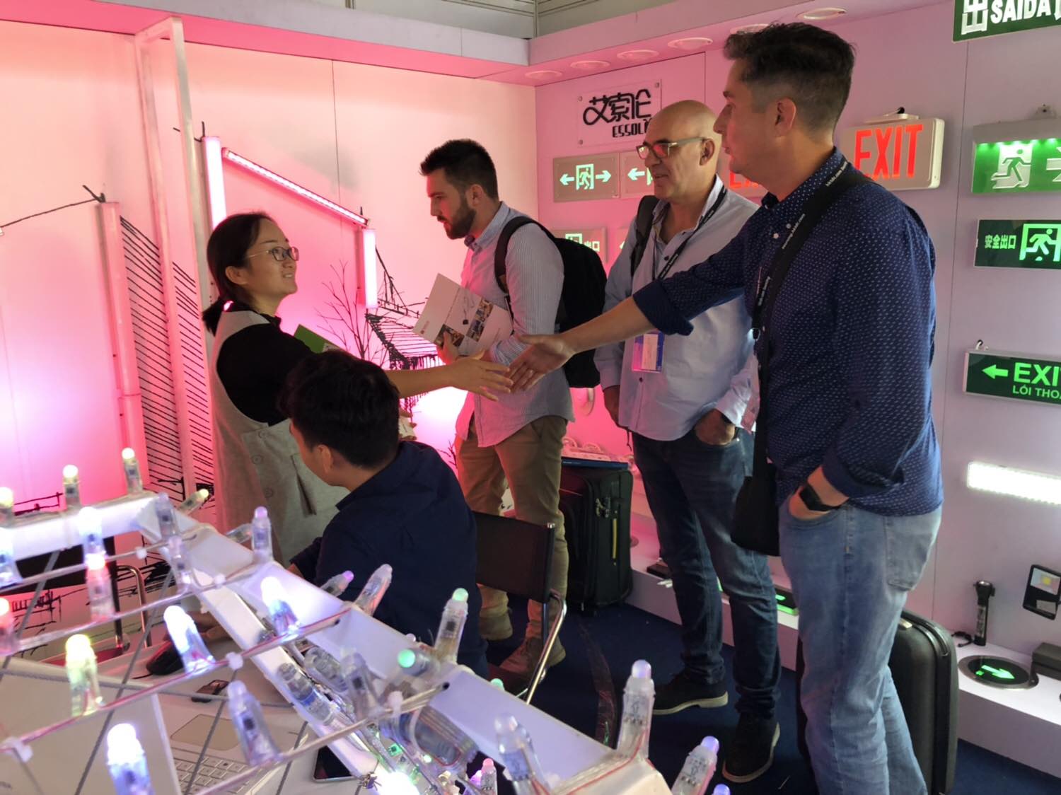International buyers evaluating TPK Lighting outdoor lighting solutions and LED facade systems